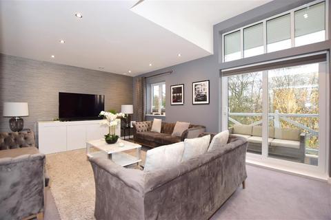 22 Lambe Close, Snodland, ME6 5PE