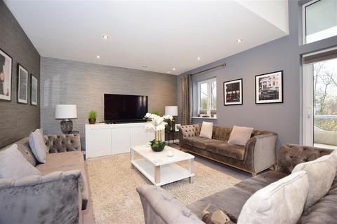 22 Lambe Close, Snodland, ME6 5PE