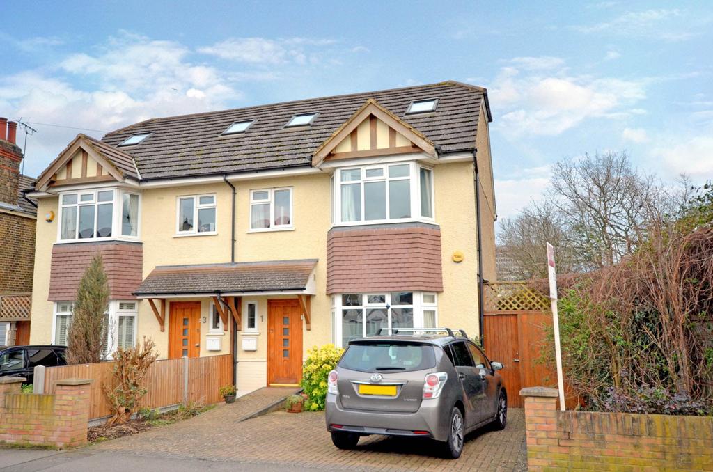 Poplar Grove, New Malden, KT3 4 bed semidetached house £750,000