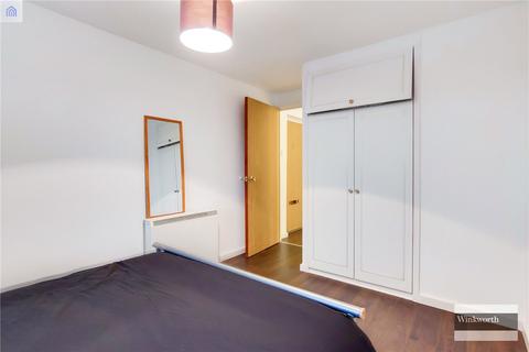 142 Riverside Close, London, E5 9ST