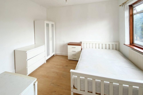 6 bedroom terraced house to rent - Hampton Road, Ilford, Essex IG1