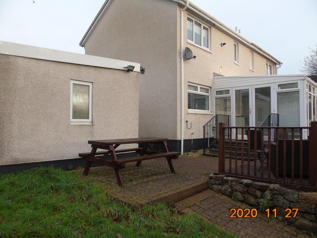 Neuk Crescent, Houston PA6 2 bed semidetached house £750 pcm (£173 pw)