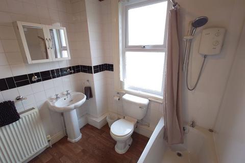 2 bedroom terraced house to rent, Bell Street, Liverpool