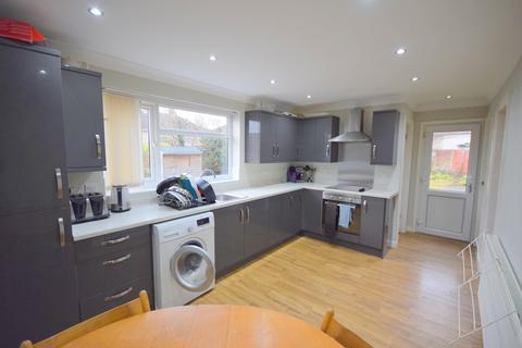 7 Oakham Close, Derby, DE21 4DE