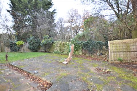 3 Crispin Close, Ashtead, KT21 1LG
