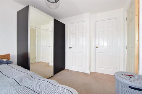 19 Ashdown Field, Chartham, Canterbury, CT4 7LQ
