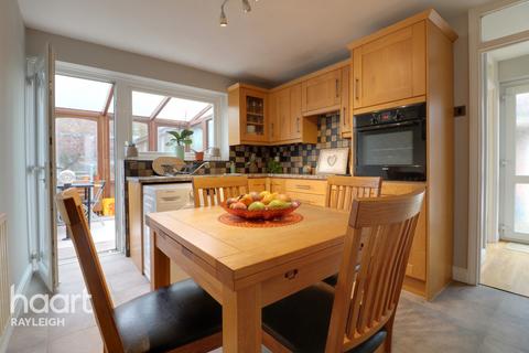 27 Boundary Road, Leigh-on-sea, SS9 5BP