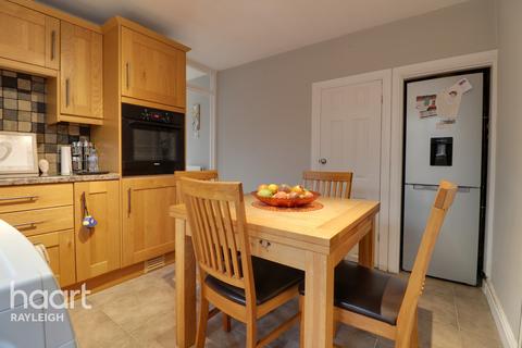 27 Boundary Road, Leigh-on-sea, SS9 5BP