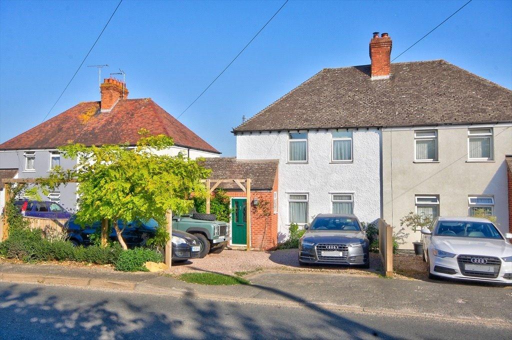 Cleeve Road, Middle Littleton, Evesham, Worcestershire, WR11 3 bed semi