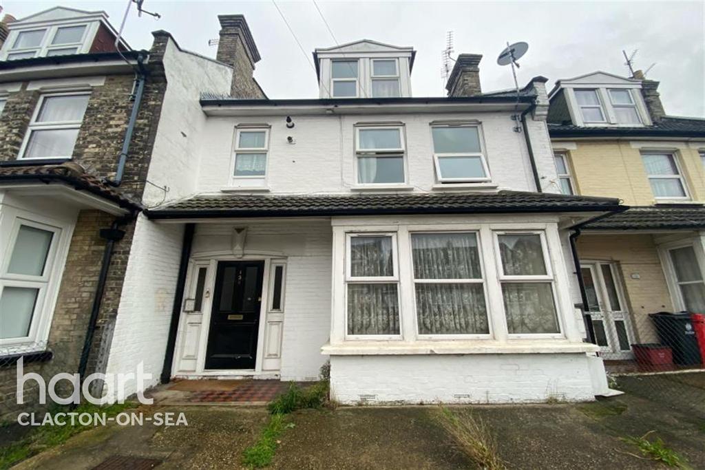 Wellesley Road, Clacton on Sea 2 bed flat £750 pcm (£173 pw)