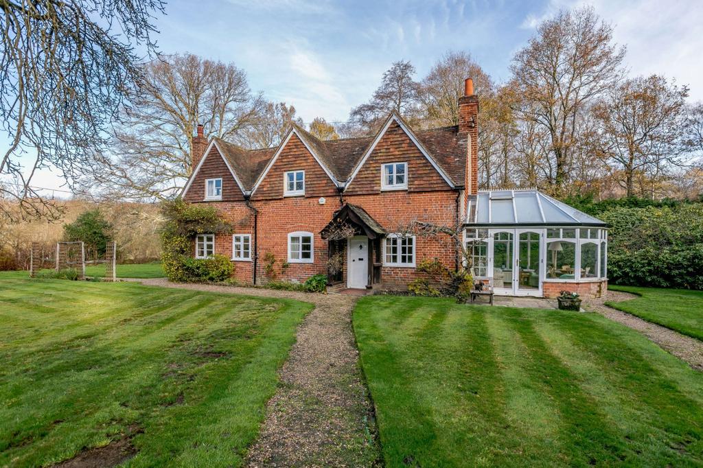 Goose Rye Road, Worplesdon, Guildford 3 bed detached house £975,000