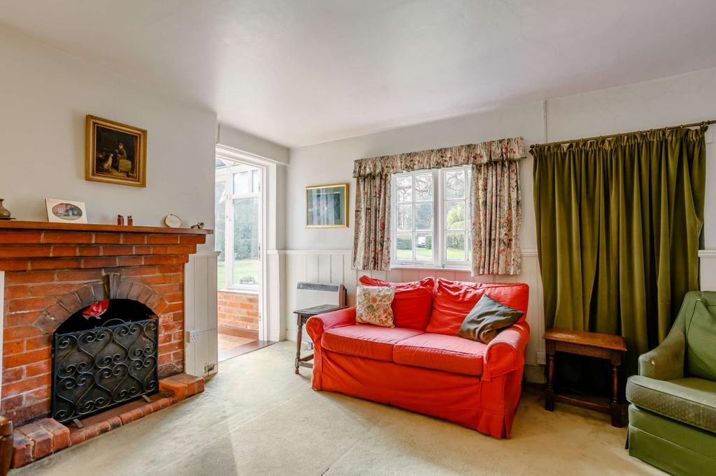 Goose Rye Road, Worplesdon, Guildford 3 bed detached house £975,000