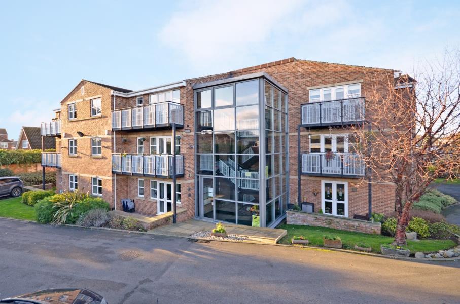 GATE HOUSE, BOROUGHBRIDGE ROAD, YORK, YO26 6AA 2 bed apartment £850