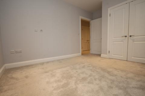 2 bedroom apartment to rent, Carlyon House Maidenhead Berkshire
