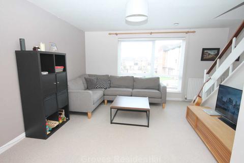 21, Park Court Park Road, New Malden, KT3 5AE