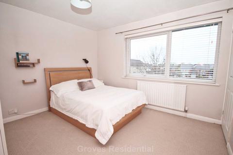 21, Park Court Park Road, New Malden, KT3 5AE