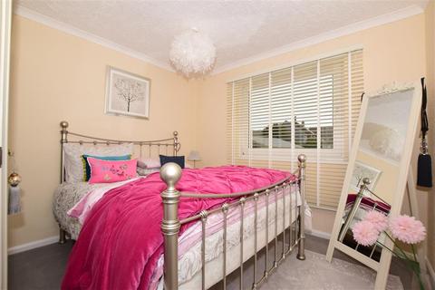 16 Chaucer Crescent, Dover, CT16 2DA