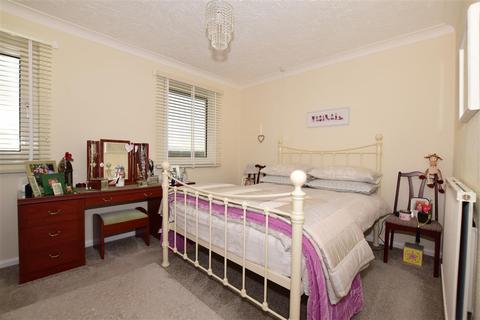 16 Chaucer Crescent, Dover, CT16 2DA