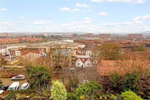 18 Ambrose Road, Bristol, BS8 4RJ