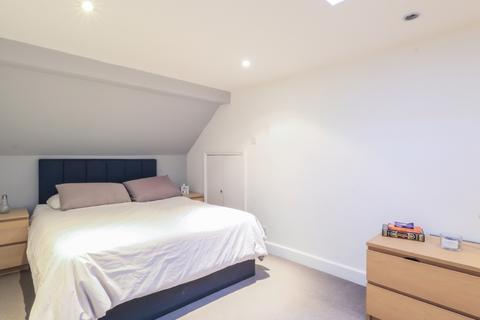 3 bedroom end of terrace house for sale, Malvern Road, Maida Vale