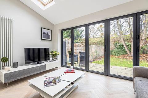 124 Lower Green Road, Esher, KT10 8HB