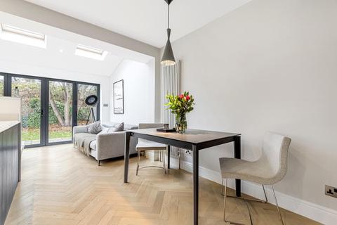 124 Lower Green Road, Esher, KT10 8HB