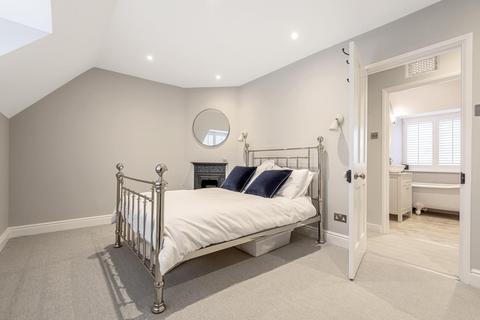 124 Lower Green Road, Esher, KT10 8HB