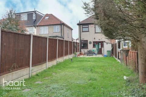 50 Heaton Close, Romford, RM3 7HP