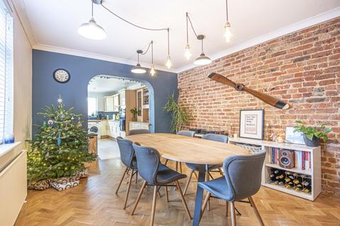 89 Edward Road, London, SE20 7JS
