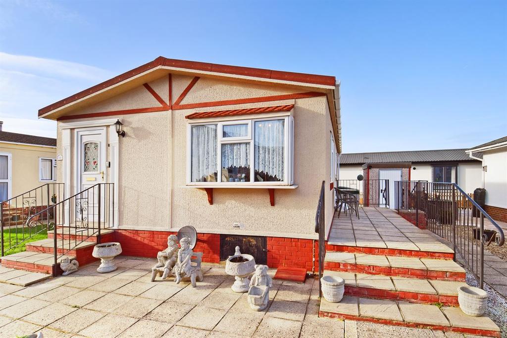 Church Lane, Whitstable 2 bed mobile home £140,000