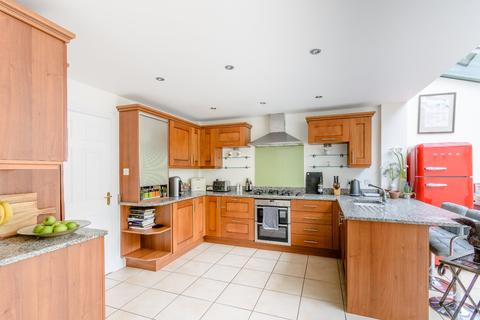6 Bowyer Walk, Ascot, SL5 8QS