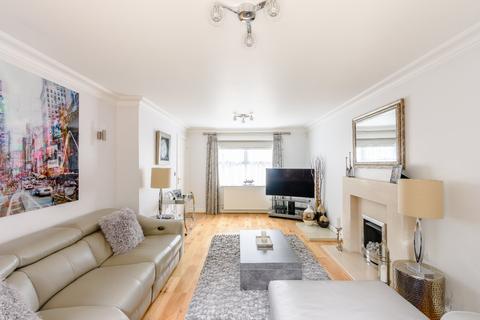 6 Bowyer Walk, Ascot, SL5 8QS