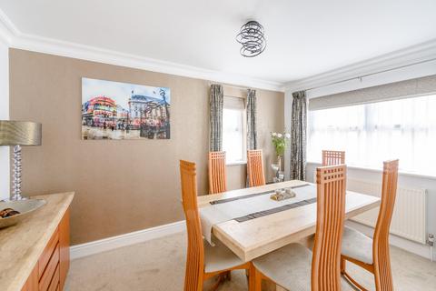 6 Bowyer Walk, Ascot, SL5 8QS