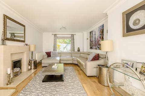 6 Bowyer Walk, Ascot, SL5 8QS