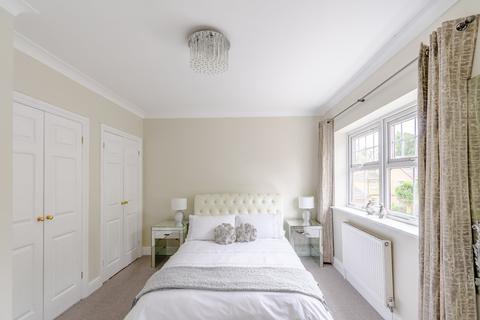 6 Bowyer Walk, Ascot, SL5 8QS