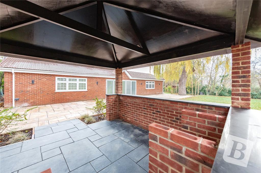 Ernest Road, Emerson Park, RM11 5 bed detached house for sale £2,350,000