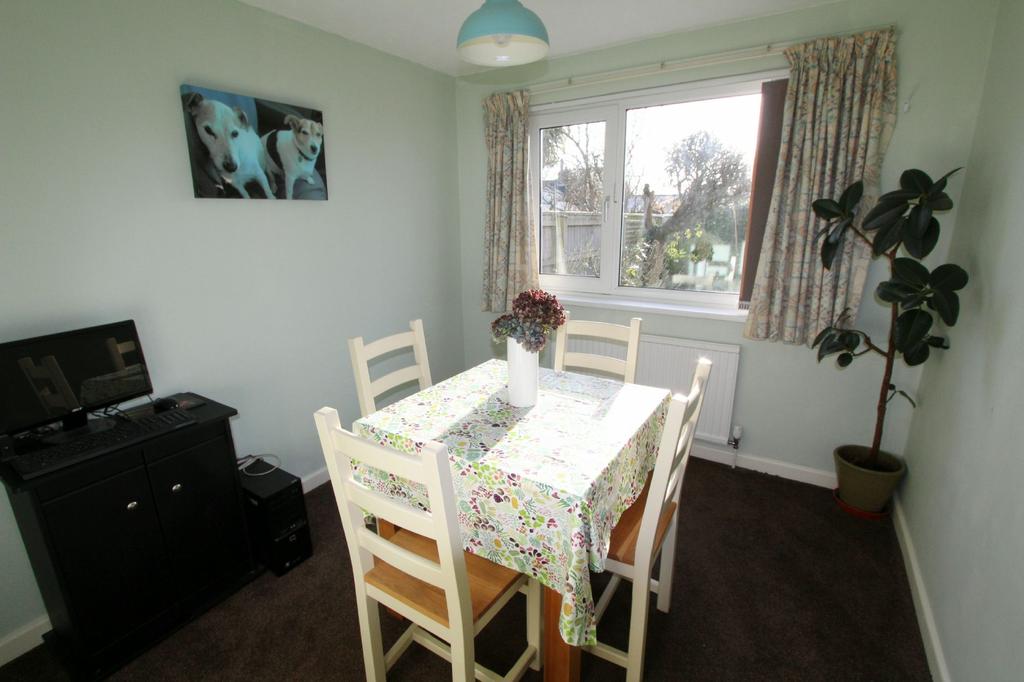 LINCOLN CLOSE, FENITON, HONITON, DEVON, EX14 3 bed detached bungalow