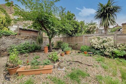 70b Tollington Road, London, N7 6PD
