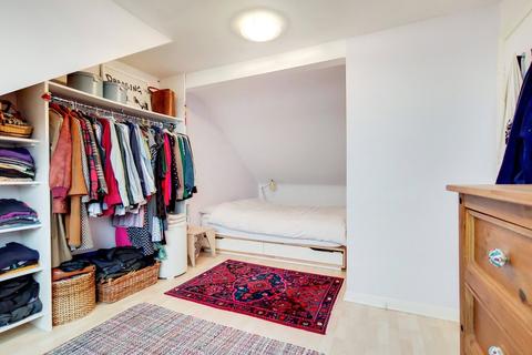 70b Tollington Road, London, N7 6PD
