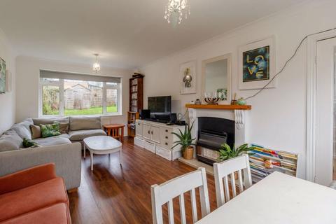 50 Foxcroft Mount, Leeds, LS6 3NW