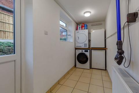 50 Foxcroft Mount, Leeds, LS6 3NW