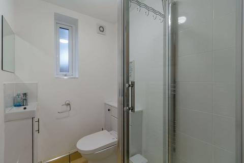 50 Foxcroft Mount, Leeds, LS6 3NW