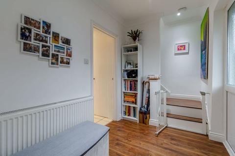 50 Foxcroft Mount, Leeds, LS6 3NW