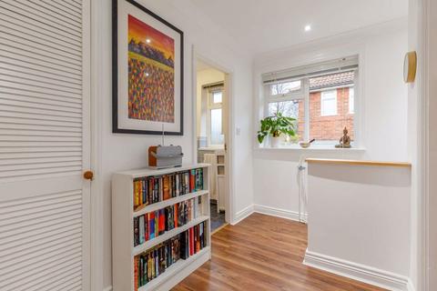 50 Foxcroft Mount, Leeds, LS6 3NW