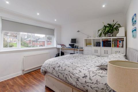 50 Foxcroft Mount, Leeds, LS6 3NW