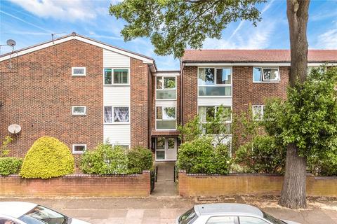 17 Leaf Grove, London, SE27 0SG