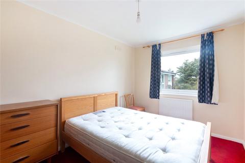 17 Leaf Grove, London, SE27 0SG