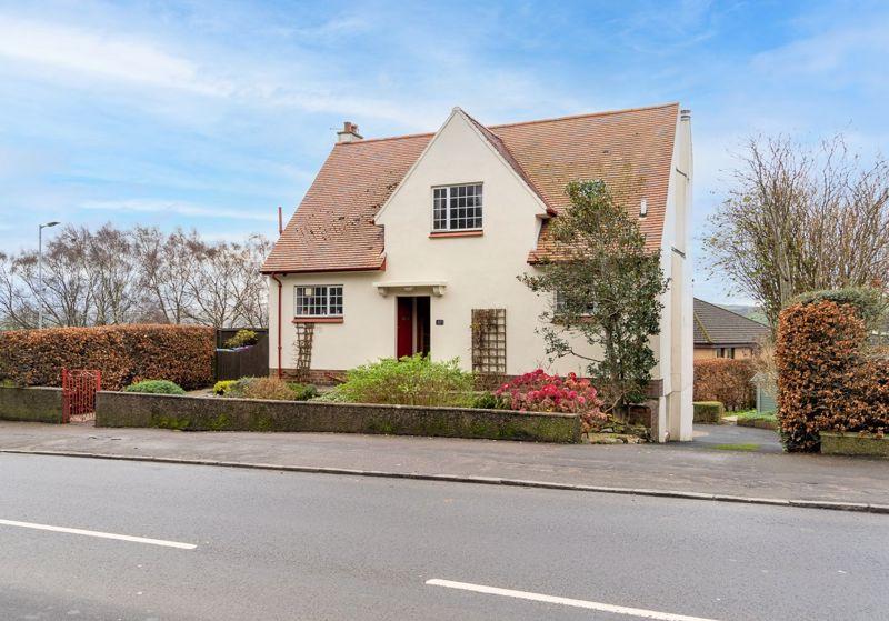 67 Culzean Road, Maybole, KA19 8AH 4 bed detached villa £215,000