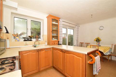 3 Debrabant Close, Erith, DA8 3ES