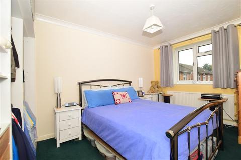 3 Debrabant Close, Erith, DA8 3ES